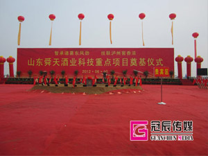 ���L����